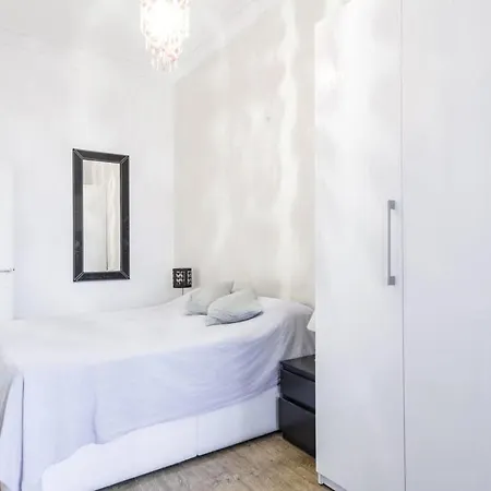 Apartment Pl Universitat Bright And Cozy 2bd - 2bth