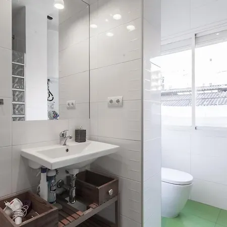 Pl Universitat Bright And Cozy 2bd - 2bth Barcelona