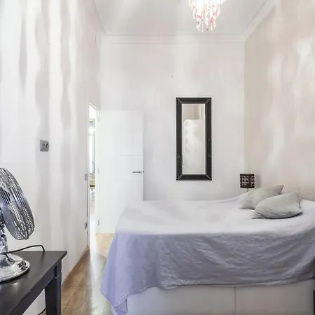 Apartment Pl Universitat Bright And Cozy 2bd - 2bth Barcelona