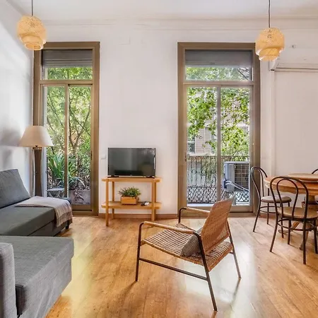 Apartment Pl Universitat Bright And Cozy 2bd - 2bth *